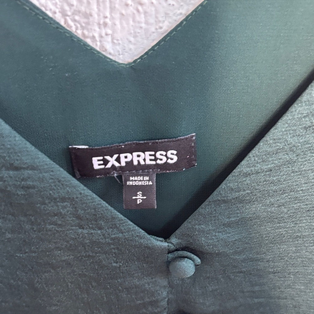 Express Satin Emerald Downtown Camisole Top sz S adjustable straps - Picture 3 of 8
